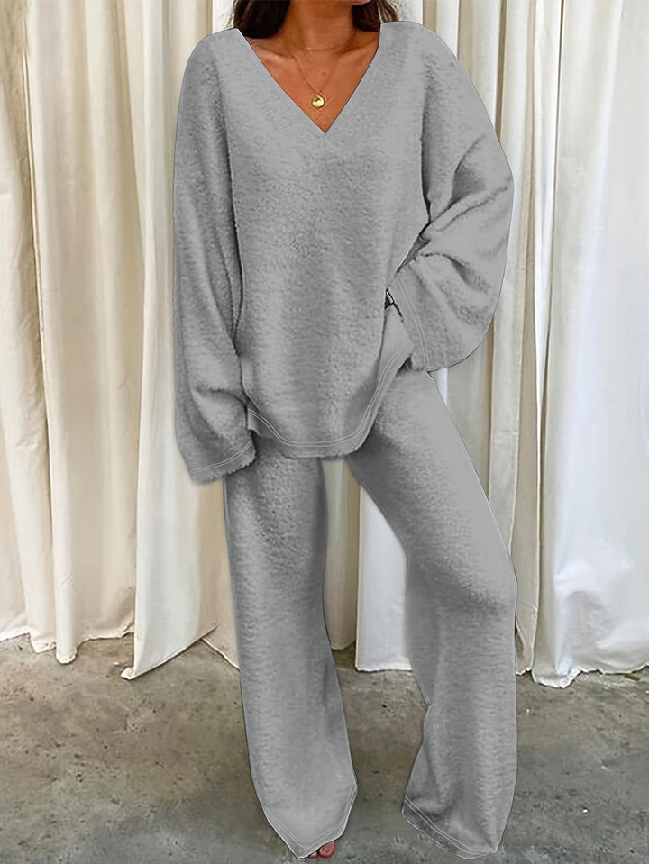 Melita - Cozy Elegant Women's V-Neck Set